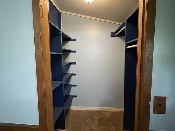 Entryway closet