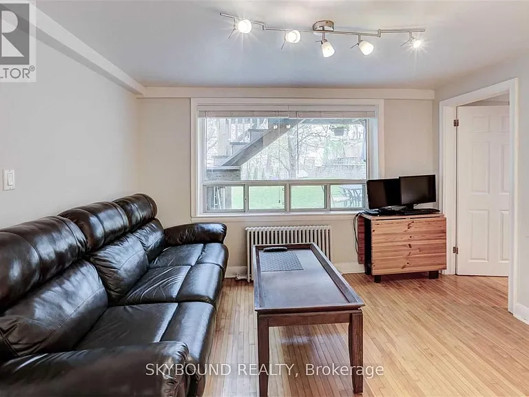 134 Glenwood Cres #LOWER — Photo 8