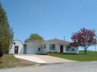 327 Little Cedar Dr, Petoskey, MI 49770