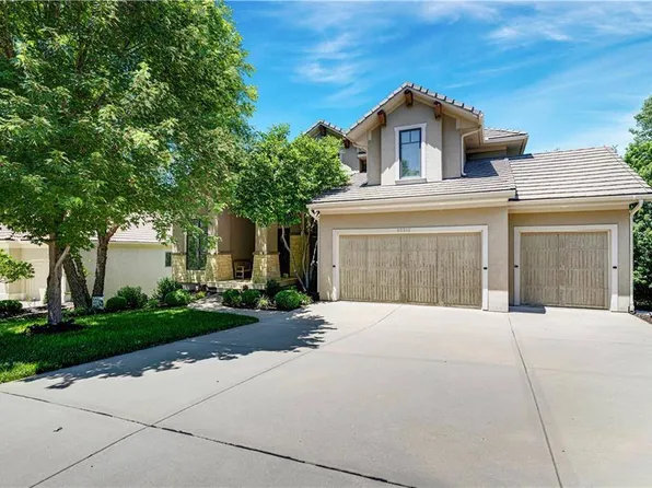 25312 W 96th Ter, Lenexa, KS 66227