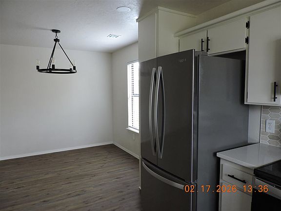 5th image of 2408 NE 35th St