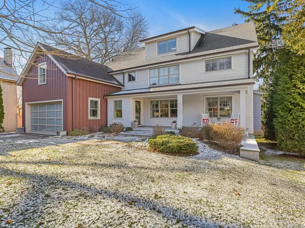 18 Crest Road, Norwalk, CT 06853