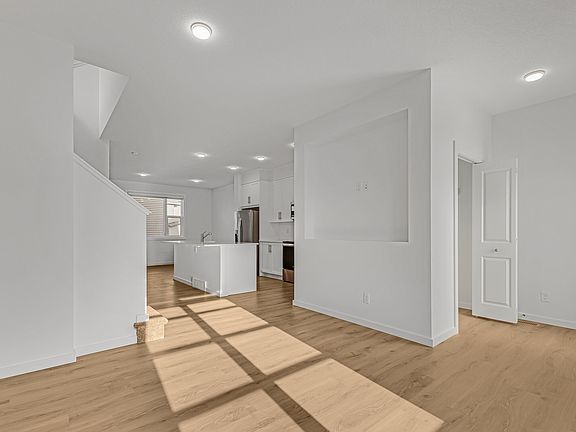 2nd image of 418 W Walgrove Way SE