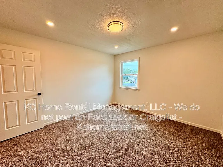 307B E Main St — Photo 29