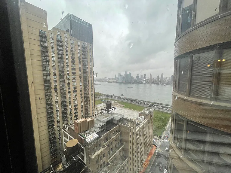 330 E 38th St #28H — Photo 8