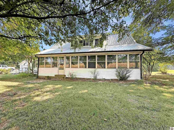 1282 Cherokee Trl, Murray, KY 42071