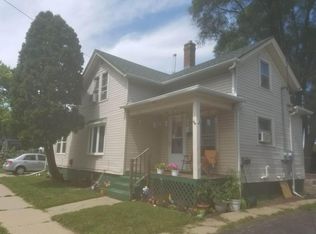 156 S Wisconsin St, Burlington, WI 53105