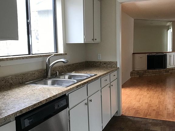 4th image of 4908 Byers Ave