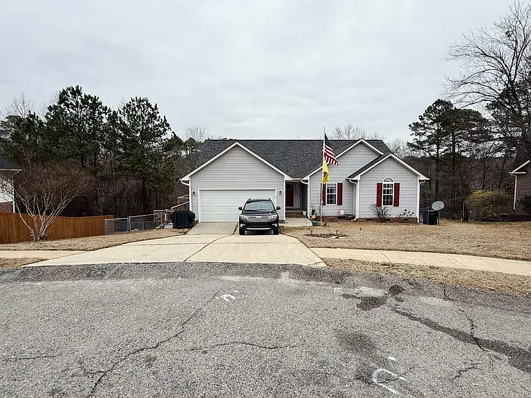 7704 Redwood Ave — Photo 1