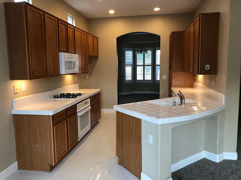 1069 Galston Dr — Photo 7