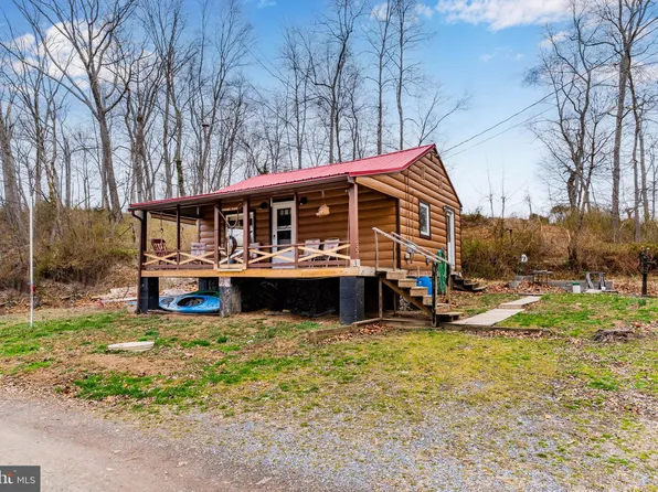 39 Waterside Dr, Carlisle, PA 17015