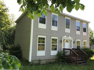 27 Norridgewock Rd, Fairfield, ME 04937