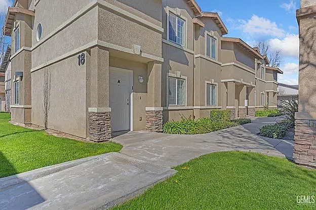 2 bed, 1.5 bath, $1,675 — Photo 2