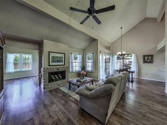 5th image of 18618 Haughland Dr