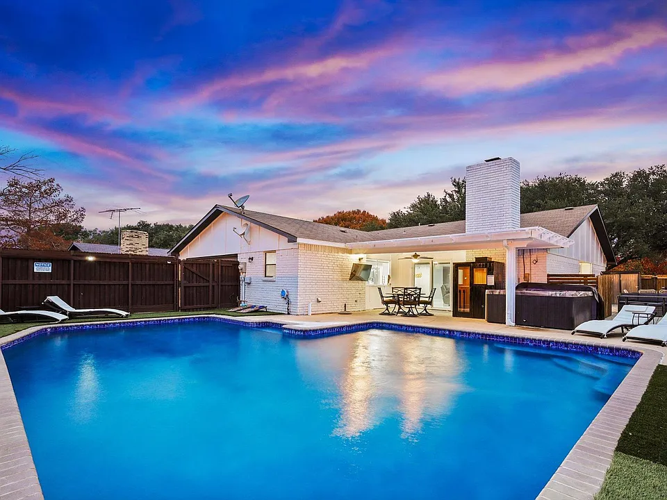 5048 Pemberton Ln
