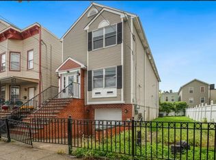 125 Bayview Ave #1, Jersey City, NJ 07305