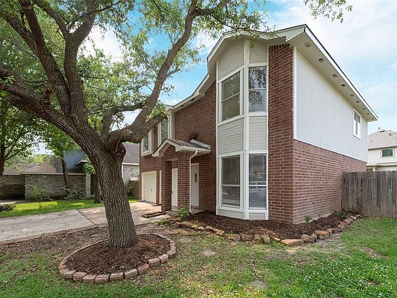3rd image of 5703 Fawn Trail Ln