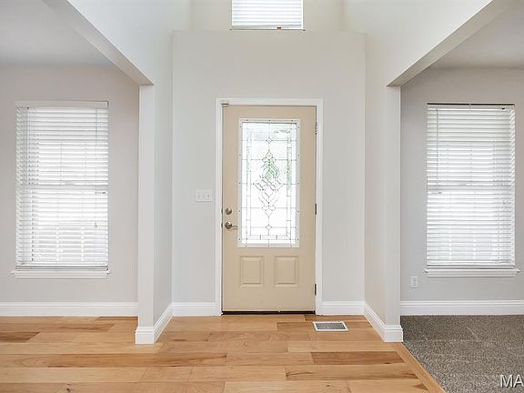 4th image of 707 Wheatfield Rd