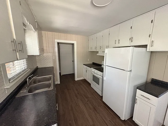 203 Fussell St — Photo 3