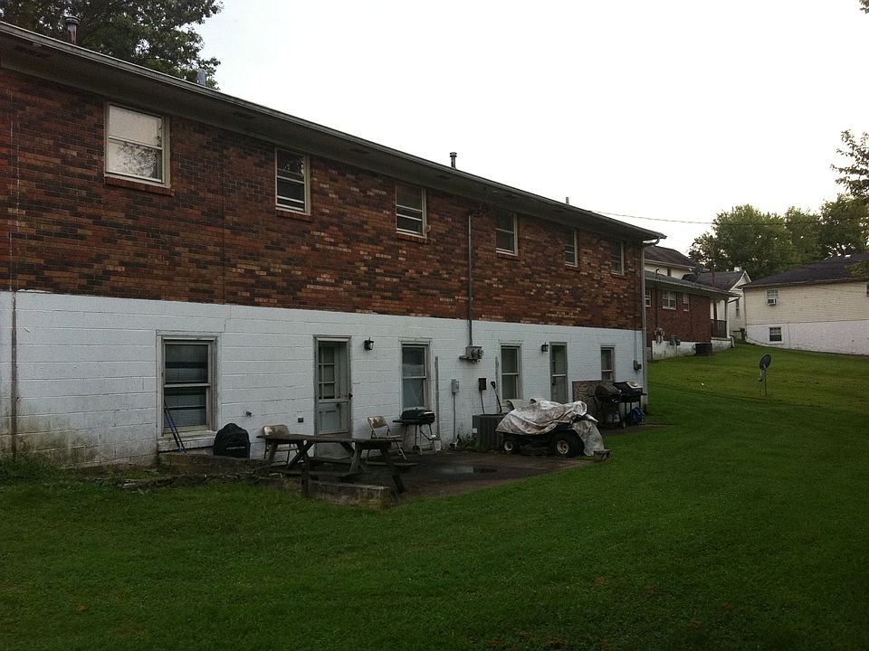 2nd image of 821-825 East Main St