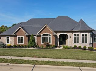 925 Rosewood Dr, Villa Hills, KY 41017