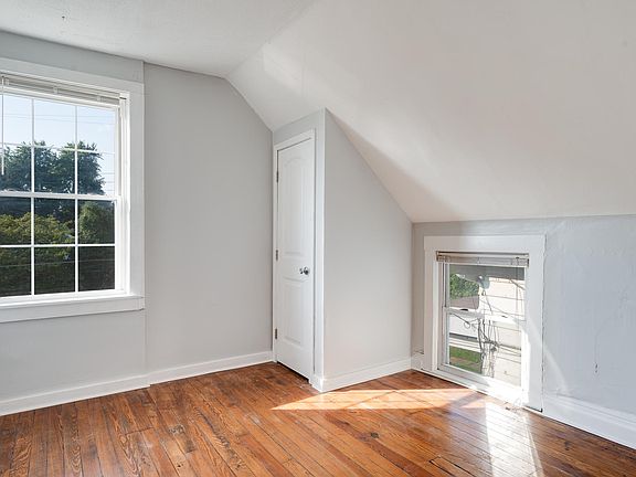 5th image of 457 E Brandeis Ave