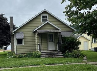 802 N Michigan St, Prairie Du Chien, WI 53821