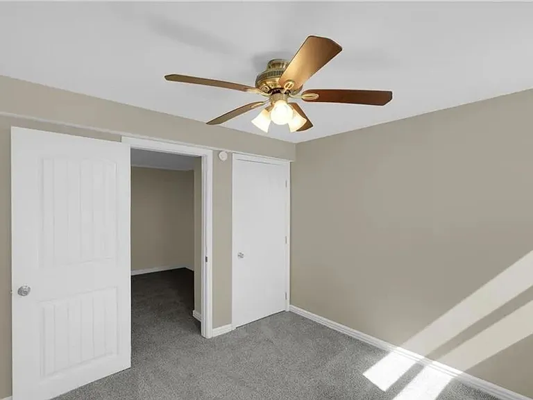 1310 Longfellow Dr — Photo 9