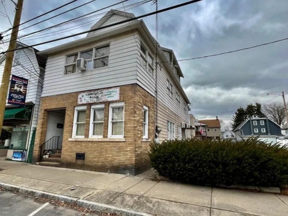 22 Lee Park Ave #3