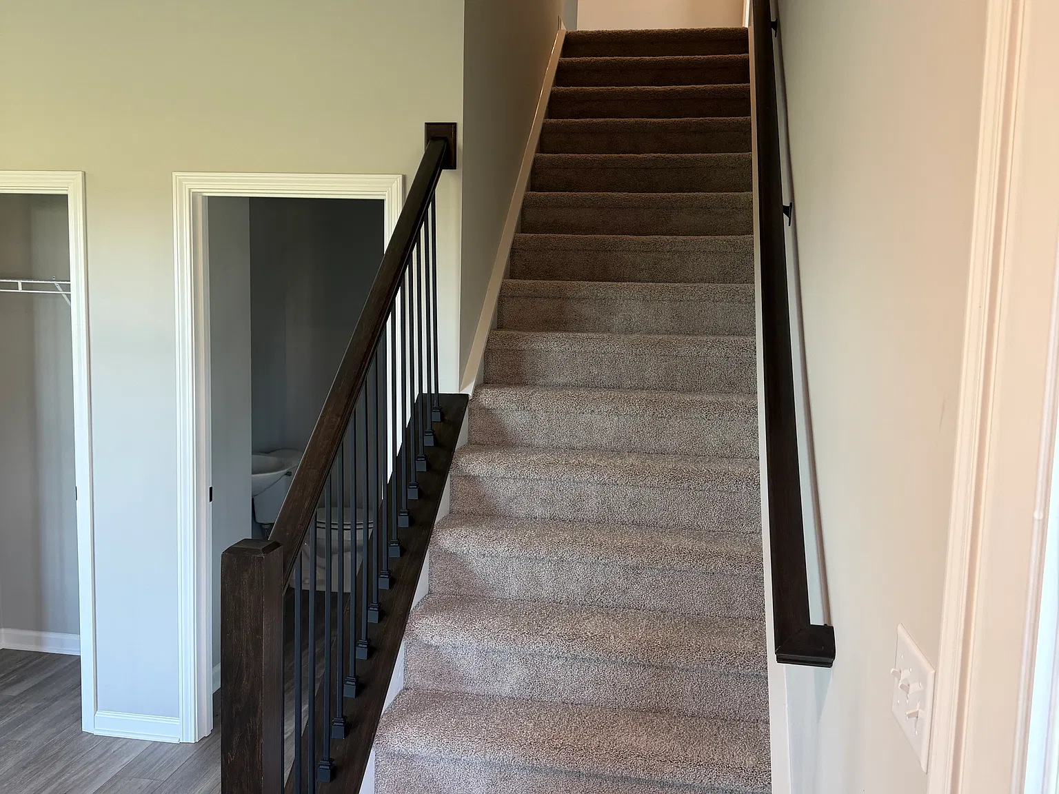 3 bed, 2025 sqft, $2,900 — Photo 4