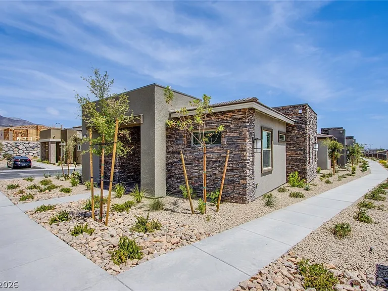 928 Allister Fields Ln — Photo 1
