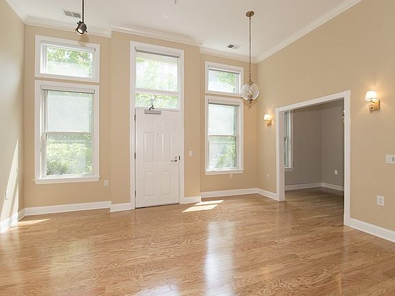 2nd image of 126 Dudley St APT 106