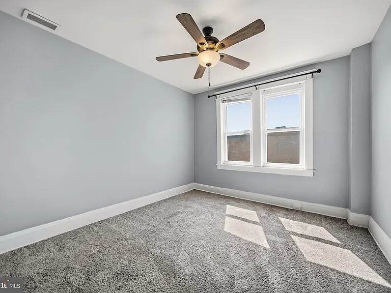 1516 N Luzerne Ave — Photo 19