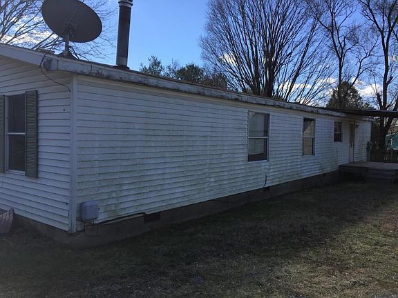 3rd image of 235 E 38th St