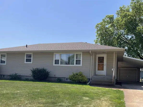 1825 28th St, Columbus, NE 68601