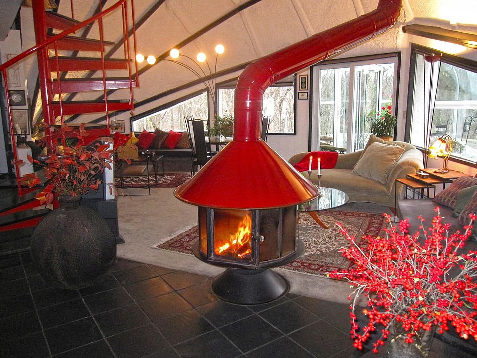 Living Room with Fireplace