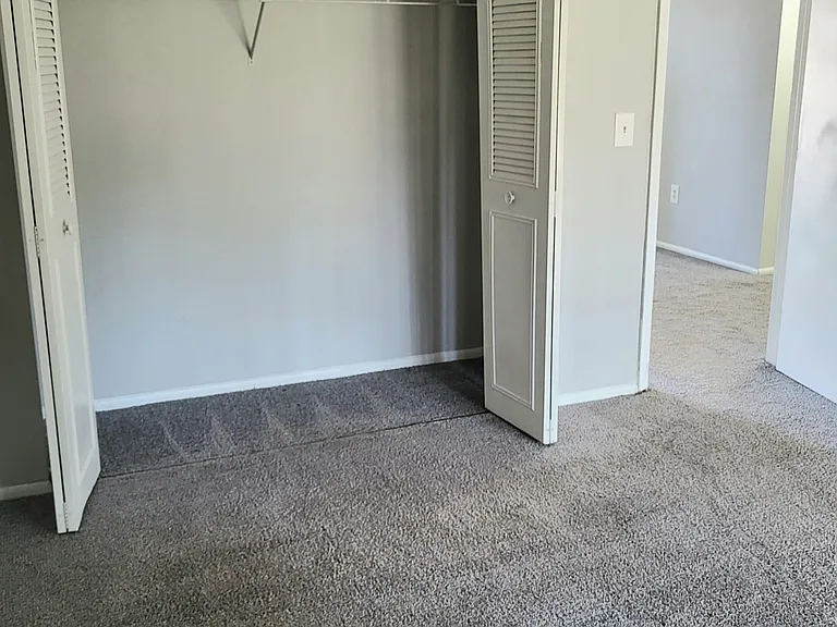 The Pines Apartments — Photo 9