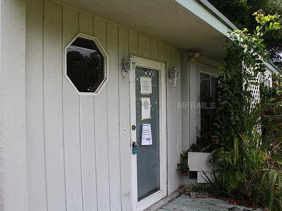 4th image of 111 Jessica St N