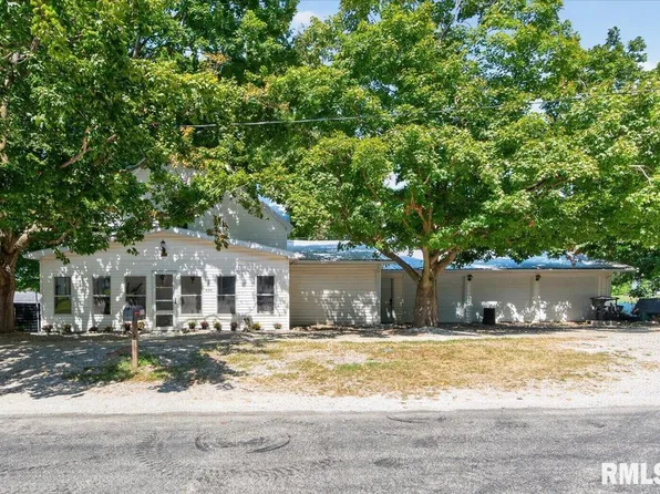 352 W Main St, Mount Auburn, IL 62547