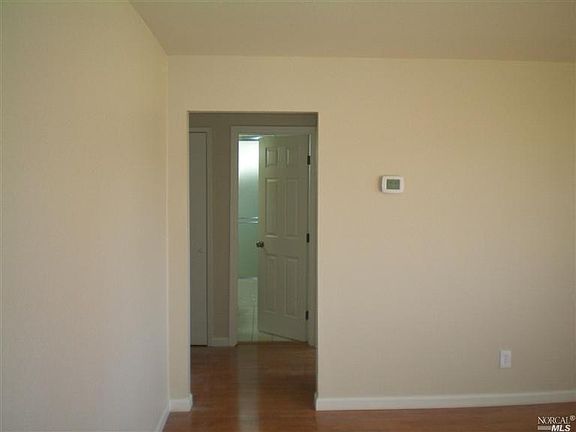 5th image of 1037 Crinella Dr