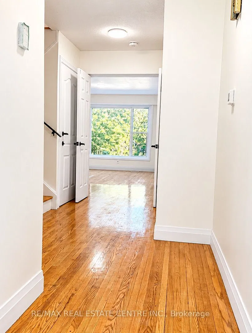 5 bed, $3,100 — Photo 2
