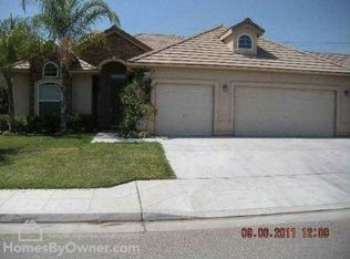 10719 N Ponderosa Dr, Fresno, CA 93730