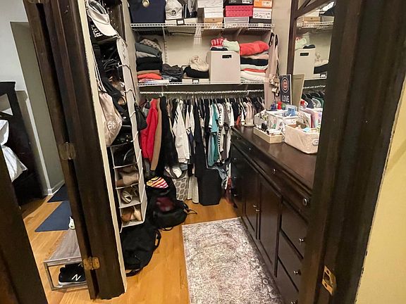 walk-in closet