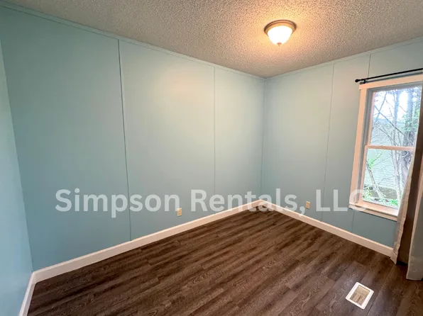 (undisclosed Address), Elkin, NC 28621