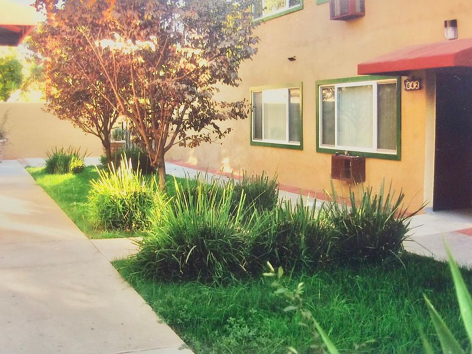 1st image of 653 N Raymond Ave #3