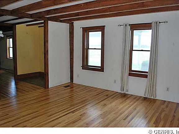 3rd image of 7415 Lake Ave