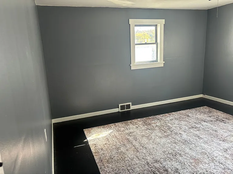 208-210 McClure St — Photo 5