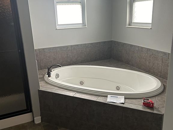 3rd image of 1218 Walnut Creek Trl