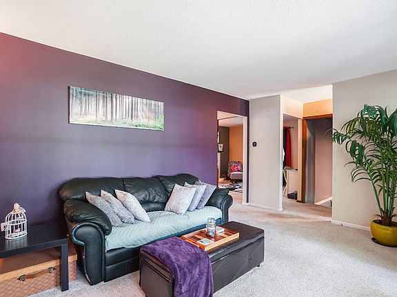 3rd image of 710 Dover Dr