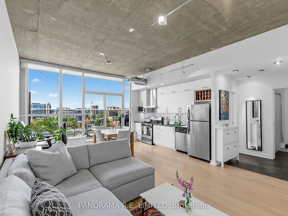 60 Bathurst St #1013